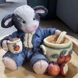 Vintage 1995 Mary's Moo Moos "Sweet, Warm And Wonderful" Figurine